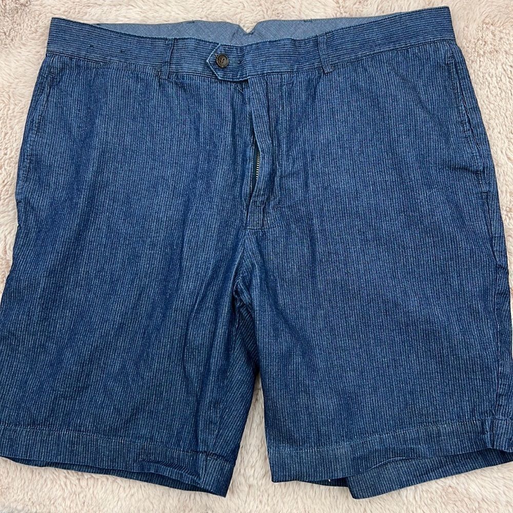 Cremieux Chambray Size 36 Flat Front Pinstriped Shorts